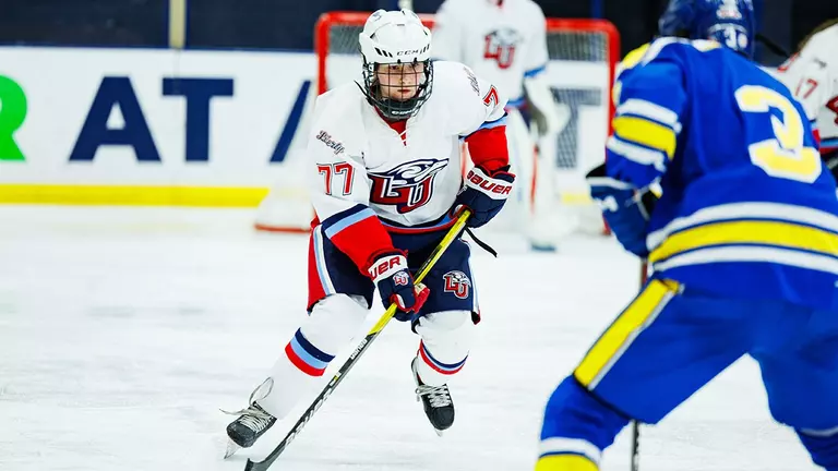 DII women split series at Delaware before traveling to Michigan over Fall Break