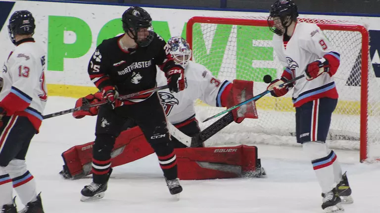 DII Flames sweep Huskies, prep for defending national champion Lions