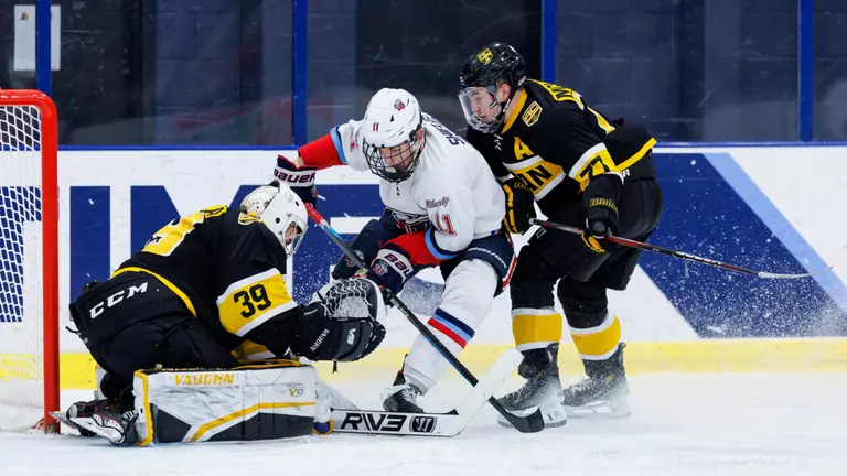 Flames burned by Bulldogs in series opener in Michigan, 7-3