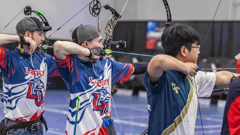 Flames, Lady Flames archers fine-tune sights for USA Archery Collegiate Indoor Nationals