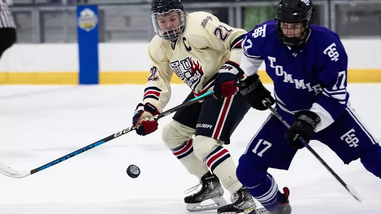 DII Flames upended in OT by St. Thomas; narrowly miss Final Four despite going 2-0-1