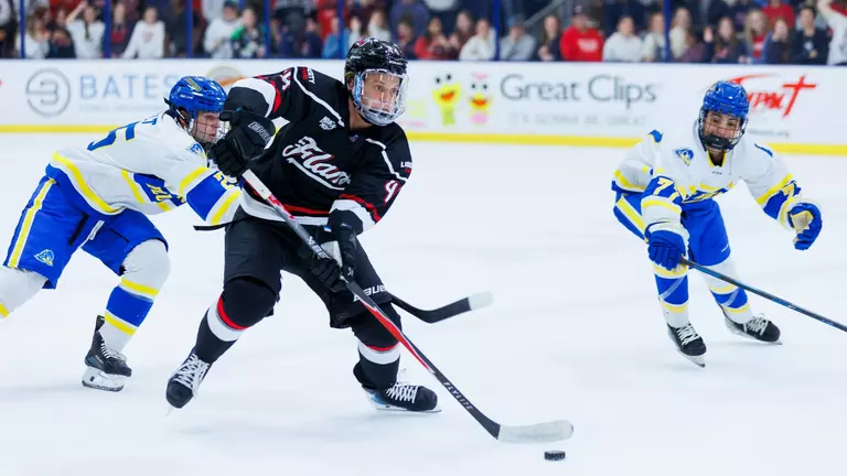 Flames establish pecking order on Blue Hens in chippy Midnight opener