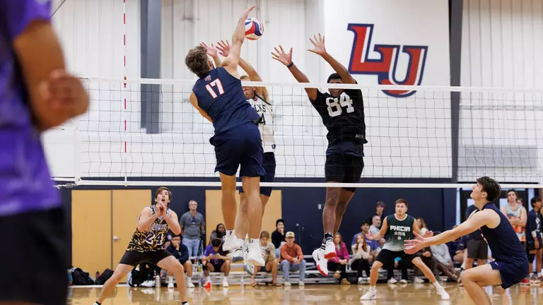Men’s volleyball uses makeshift lineup to split matches at Roanoke College in Rigg’s debut