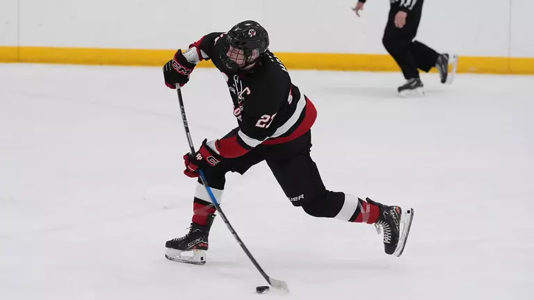 Forward from Minnesota first DI men’s hockey recruit for 2026-27