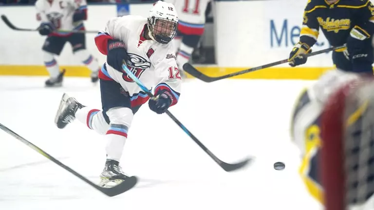 Top-ranked Lady Flames wear down No. 6 Wolverines in dominant ACHA semifinal win