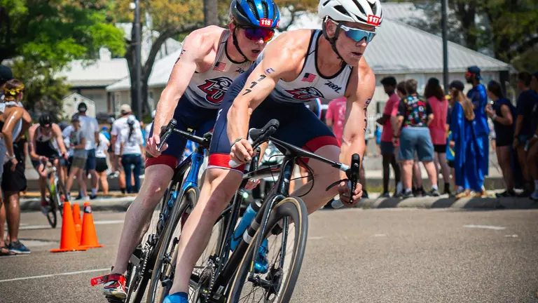 Triathletes combine for sixth-place team finish at Collegiate National Championships