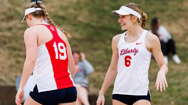 Women’s beach volleyball goes 3-1 at Lynchburg, 1-3 at Eastern Kentucky