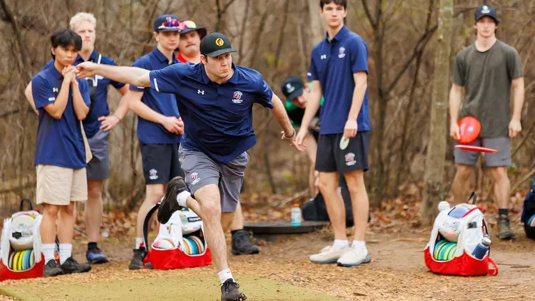 D3 men’s disc golf team ‘three-peats’ as CDG national champions