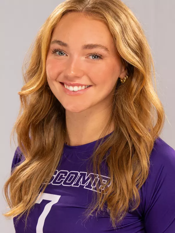 Anna Claire Brown headshot