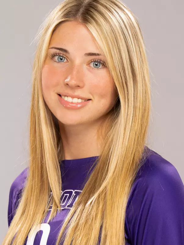 Charlotte Routh headshot