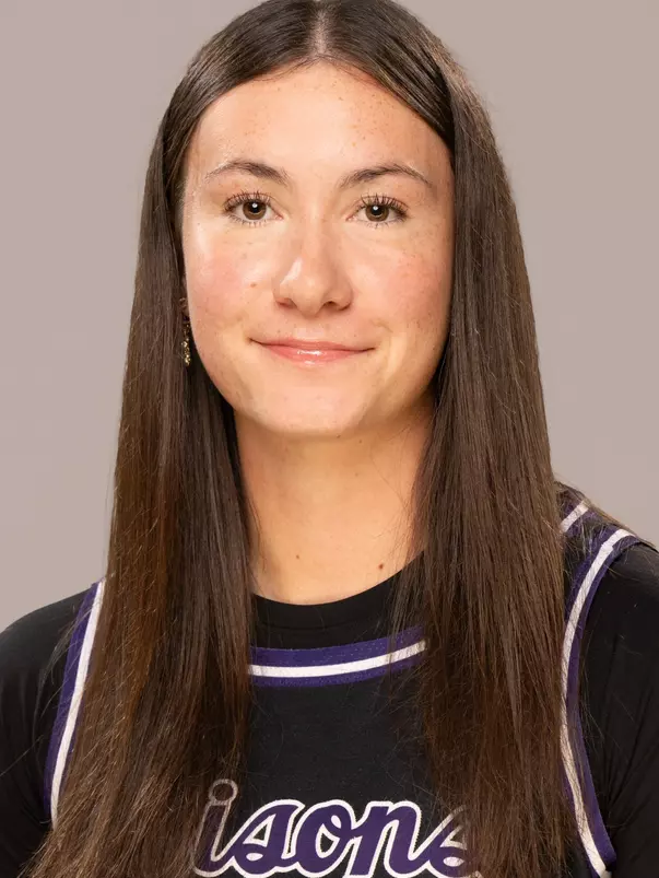 Taylor Holt headshot