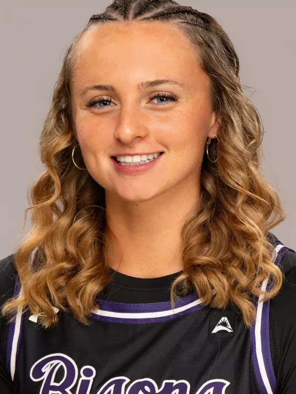 Hannah Richardson headshot