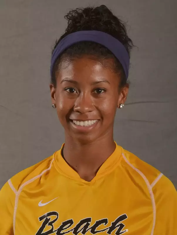 2011 Renee Mendiola Headshot