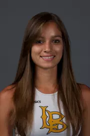 Senior Rosa Del Toro bettered her own 3000m indoor school record with a time of 9:22.08 at the UW Invitational.