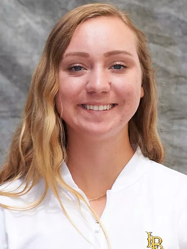 Chloe Carraway Headshot