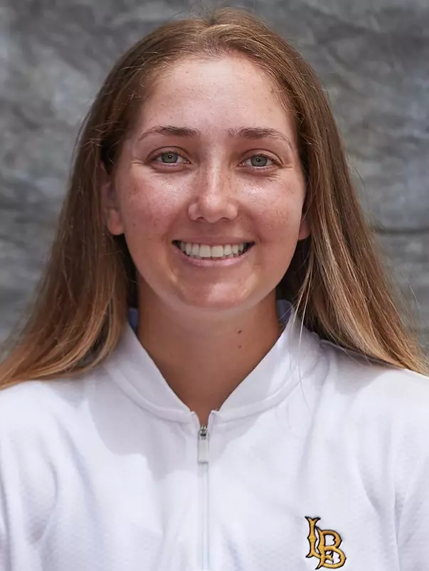 Holland Shourds Headshot