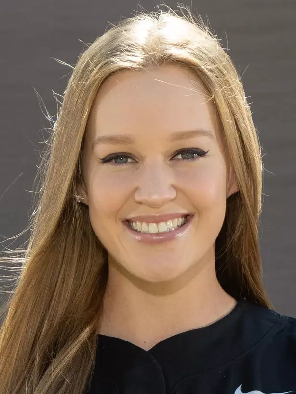 Shannon Haddad Headshot