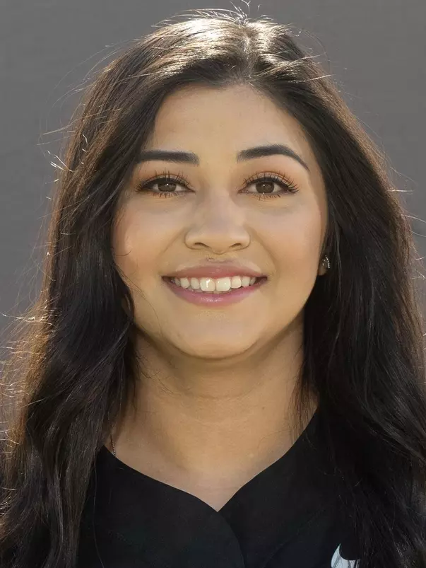 Naomi Hernandez Headshot