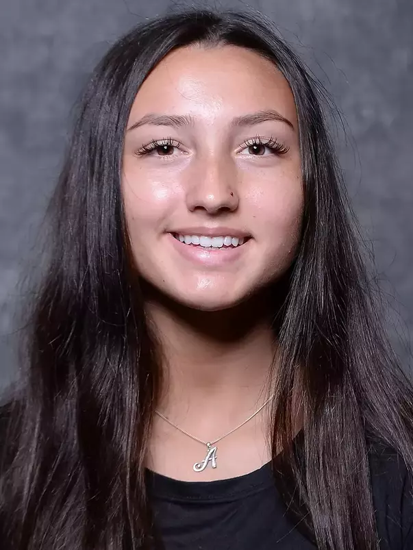 2021 Alyssa Reyes headshot