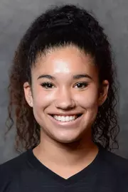 2021 Charlotte Guillory Headshot