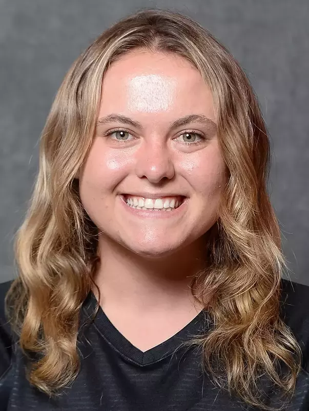 2021 Daria Petredes Headshot