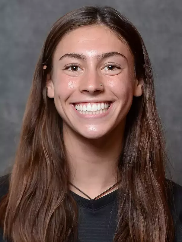 2021 Alia Sinoff Headshot