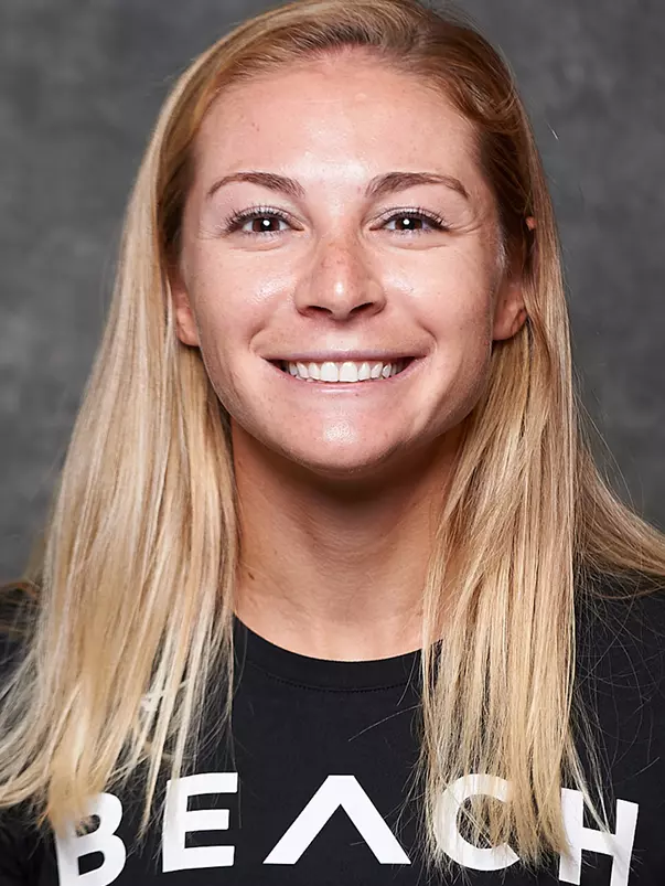 Mari Molina Headshot