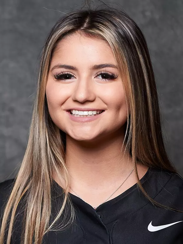 Bella Flexen Headshot