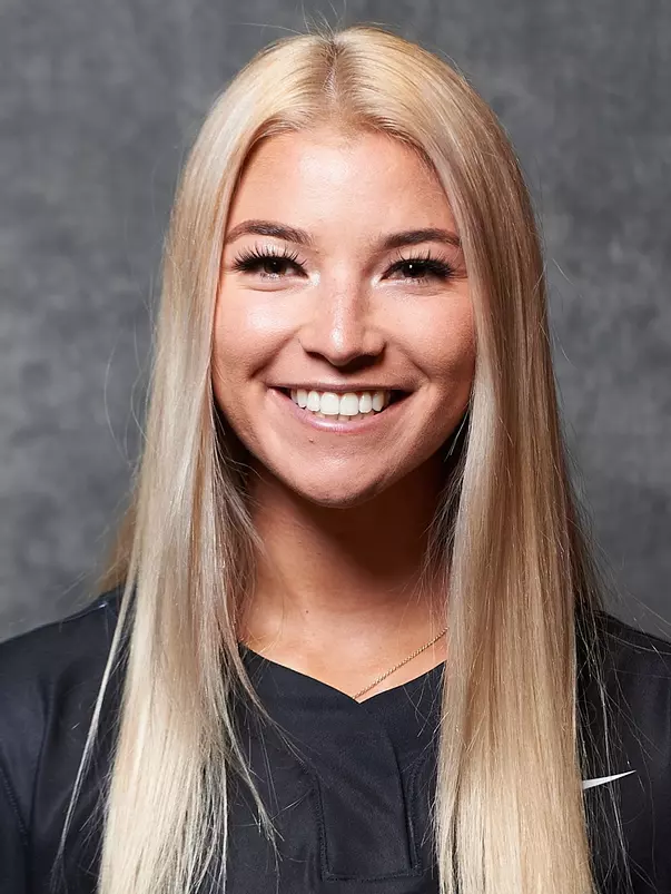 Ashleigh Inae Headshot