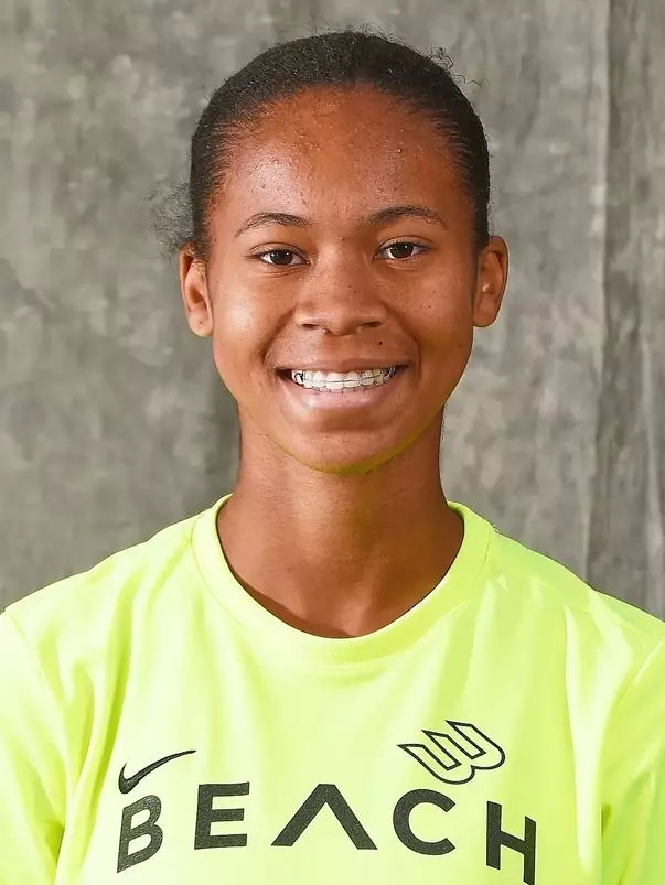 2022 Zora Standifer Headshot