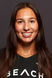 Savannah Lyons Headshot