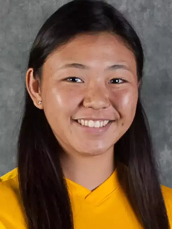 2015 Mimi Akaogi Headshot