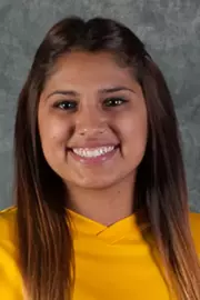 2015 Vania Robles Headshot