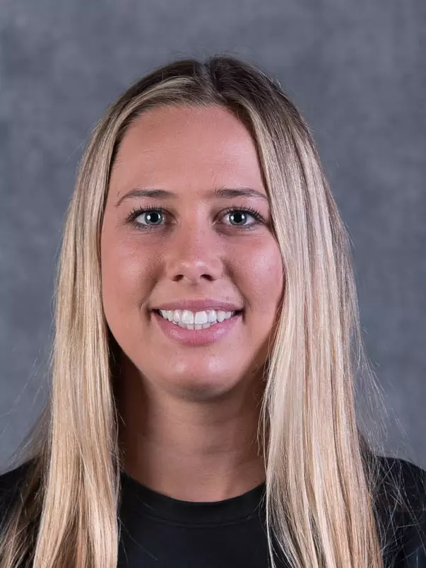 2017 Hannah Stammer Headshot