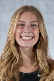 2025 Mackenzie Hack Headshot