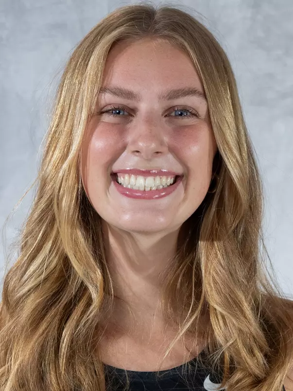 2025 Mackenzie Hack Headshot