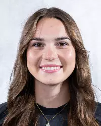 Hannah Peters Headshot