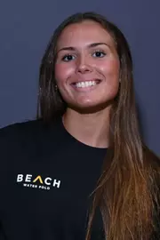 Daniela Quinzada Headshot