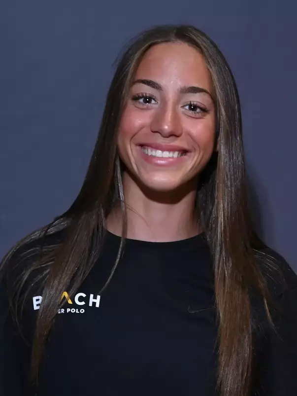 Emelia Rasner Headshot