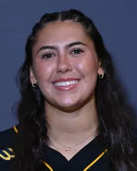 Lina Apodaca Headshot