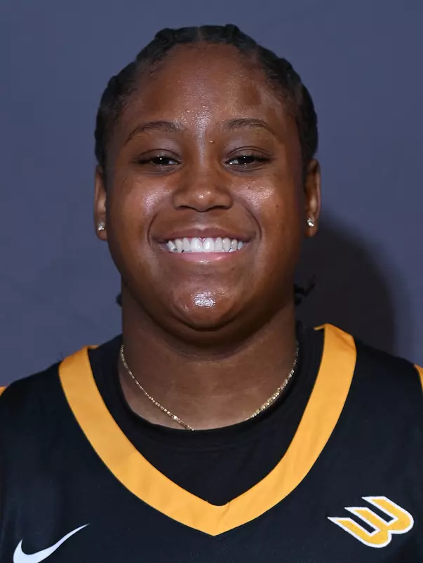 Morgan Mack Headshot 2