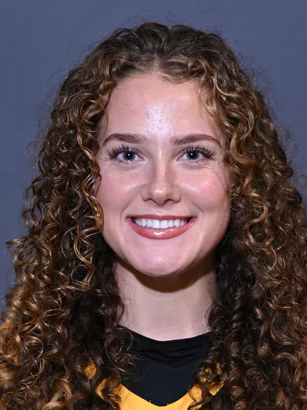 Brynna Pukis Headshot 2
