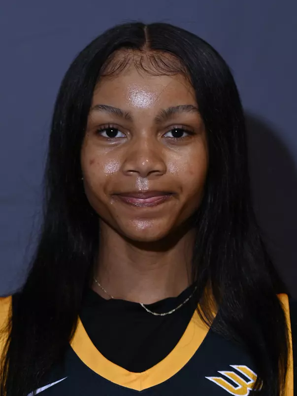 Mykelle Richards Headshot 2