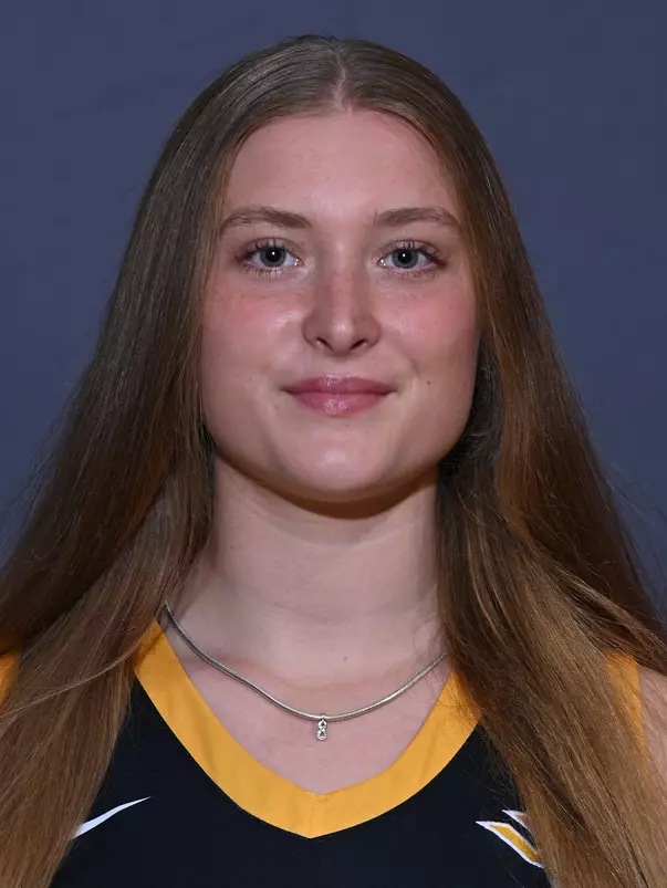 Haley Wright Headshot 2