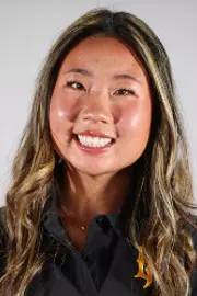 Erin Lee Headshot