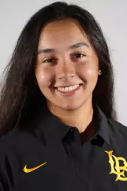 Isabelle Olivas-Lowell Headshot