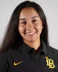 Isabelle Olivas-Lowell Headshot