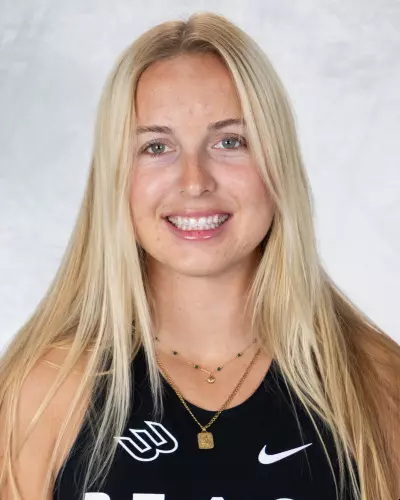 Victoria Henkel Headshot