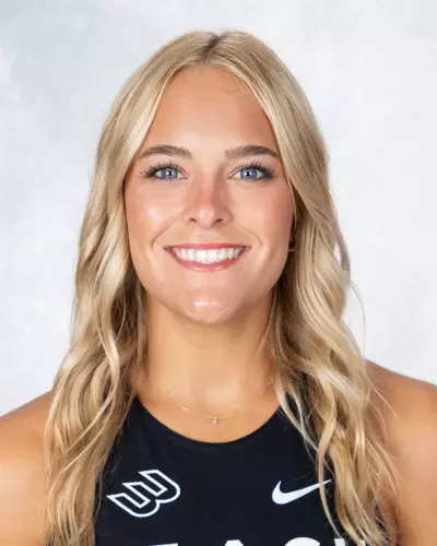 Abby Lewis Headshot