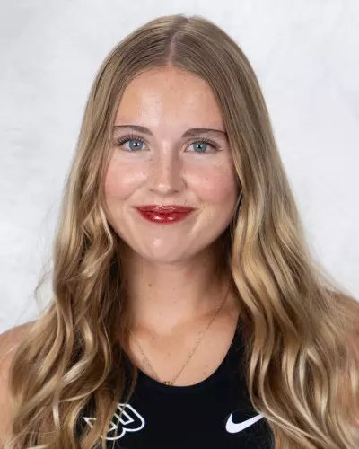Stella Snyder Headshot